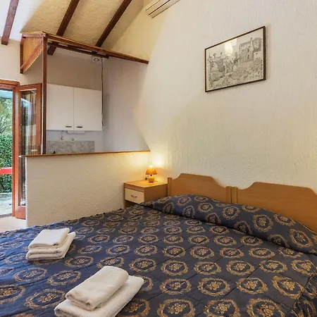 Mugeba Club Πόρετς